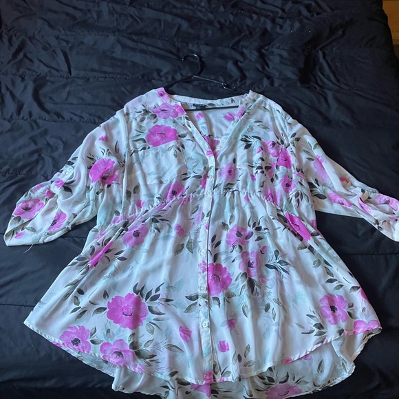 Torrid high low blouse with floral print - Picture 1 of 3